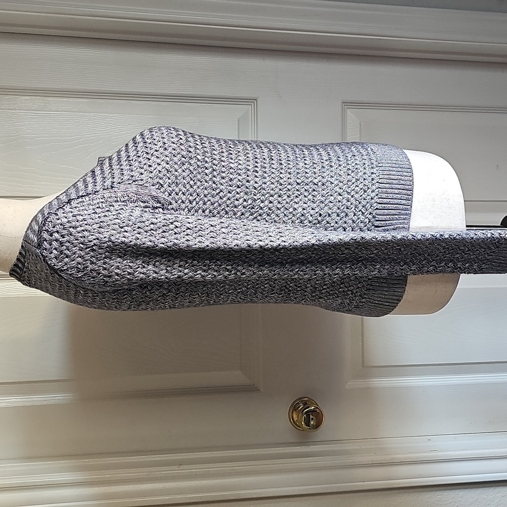 Banana Republic Sweater - Picture 2 of 4